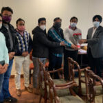 ਸੱਚਖੰਡ ਸ੍ਰੀ ਹਰਿਮੰਦਰ ਸਾਹਿਬ ਦੀਆਂ ਦੀਵਾਰਾਂ ਨੂੰ ਸਲ੍ਹਾਬ ਤੋਂ ਬਚਾਉਣ ਲਈ ਸੇਵਾ ਆਰੰਭ